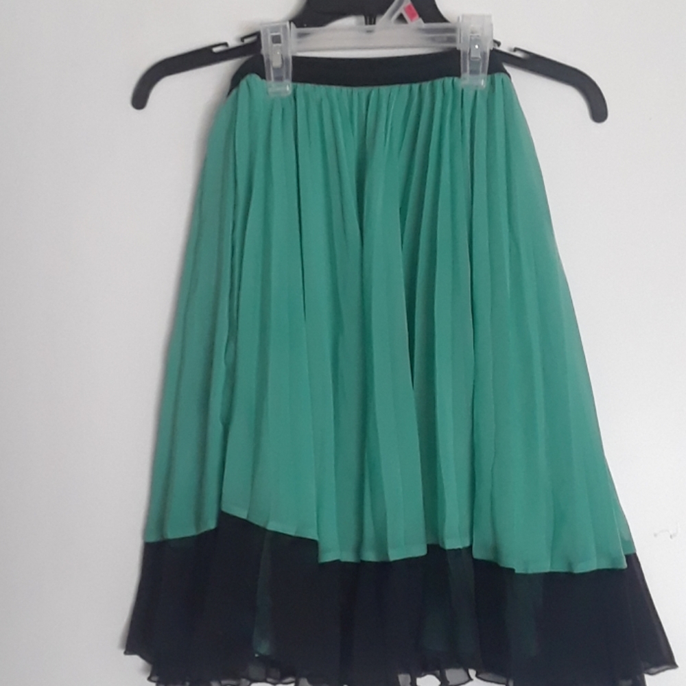 Pleated skirt